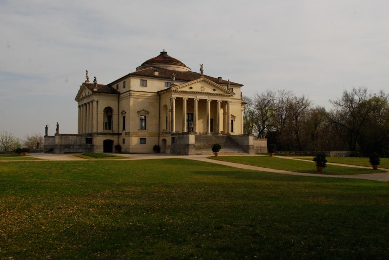 The Villa Rotunda www.bluemesablog.com