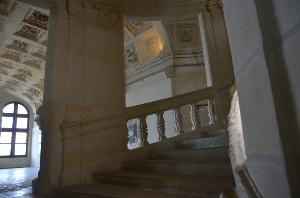 The Double Helix Staircase at the Château de Chambord www.bluemesablog.com