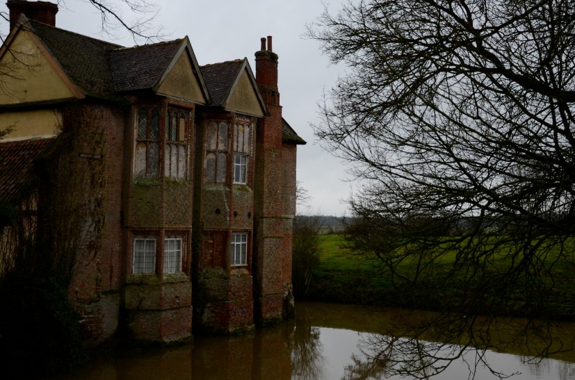 Moat Hall, England www.bluemesablog.com